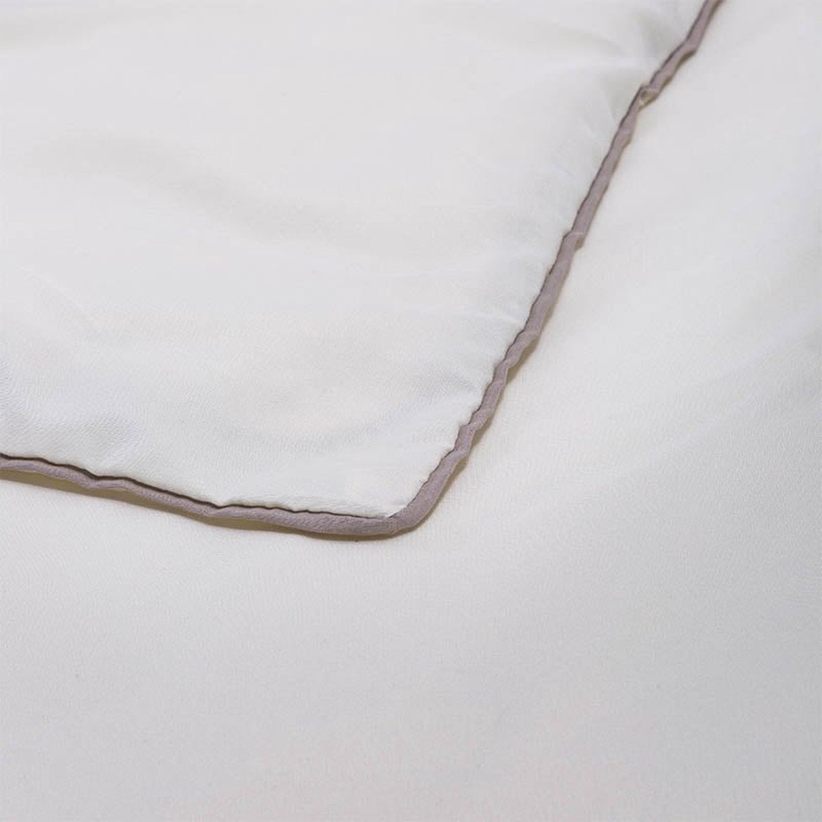 Hotel Piping Dekbedovertrek 200×220 cm – Off White