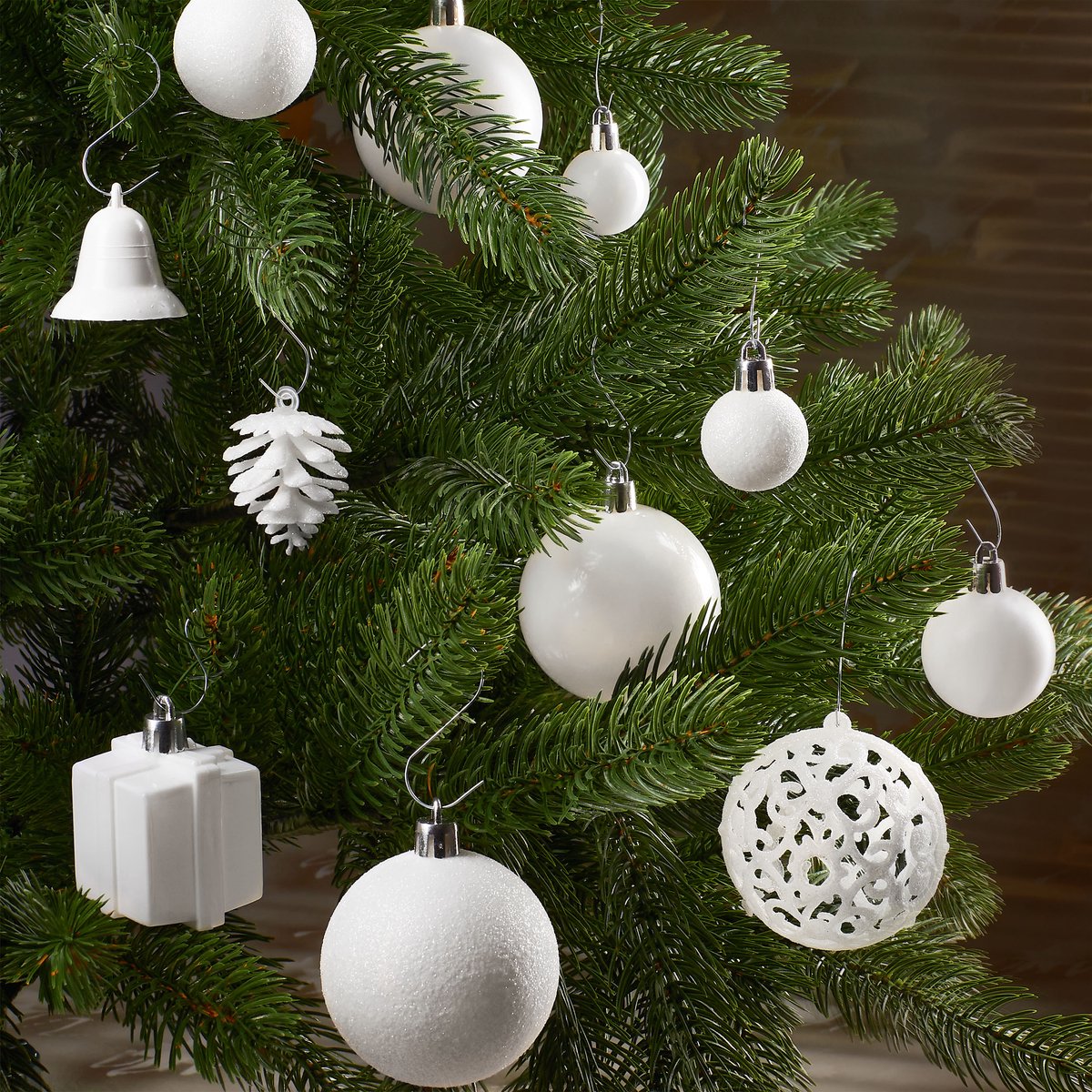 BRUBAKER Kerstballen Set 101-delig – Crème Wit – Met Kerstboompiek