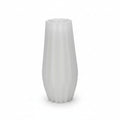 Gusta® Figuurkaars ‘Iza A’ – Wit – 8,7×8,7×19,3 cm – Luxe Decoratieve Kaars van Paraffine