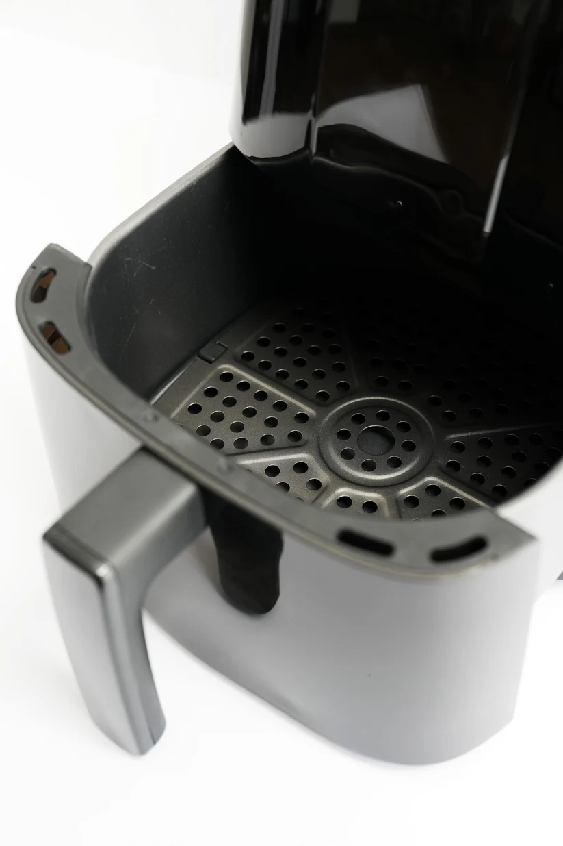 Swiss Pro+ Airfryer SP-AF5L - 5 Liter - Heteluchtfriteuse met Kijkvenster - Digitaal Touchscreen - 1450W - Geschikt voor 5 personen - Zwart